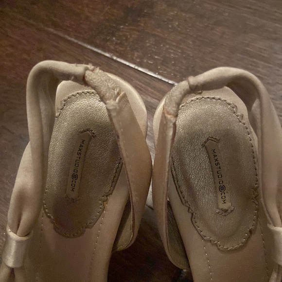 Max Studio champagne satin sandal heels - Picture 4 of 5